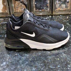 Nike Air Max Motion 2 Black & White Sneakers Size 6.5 Women’s